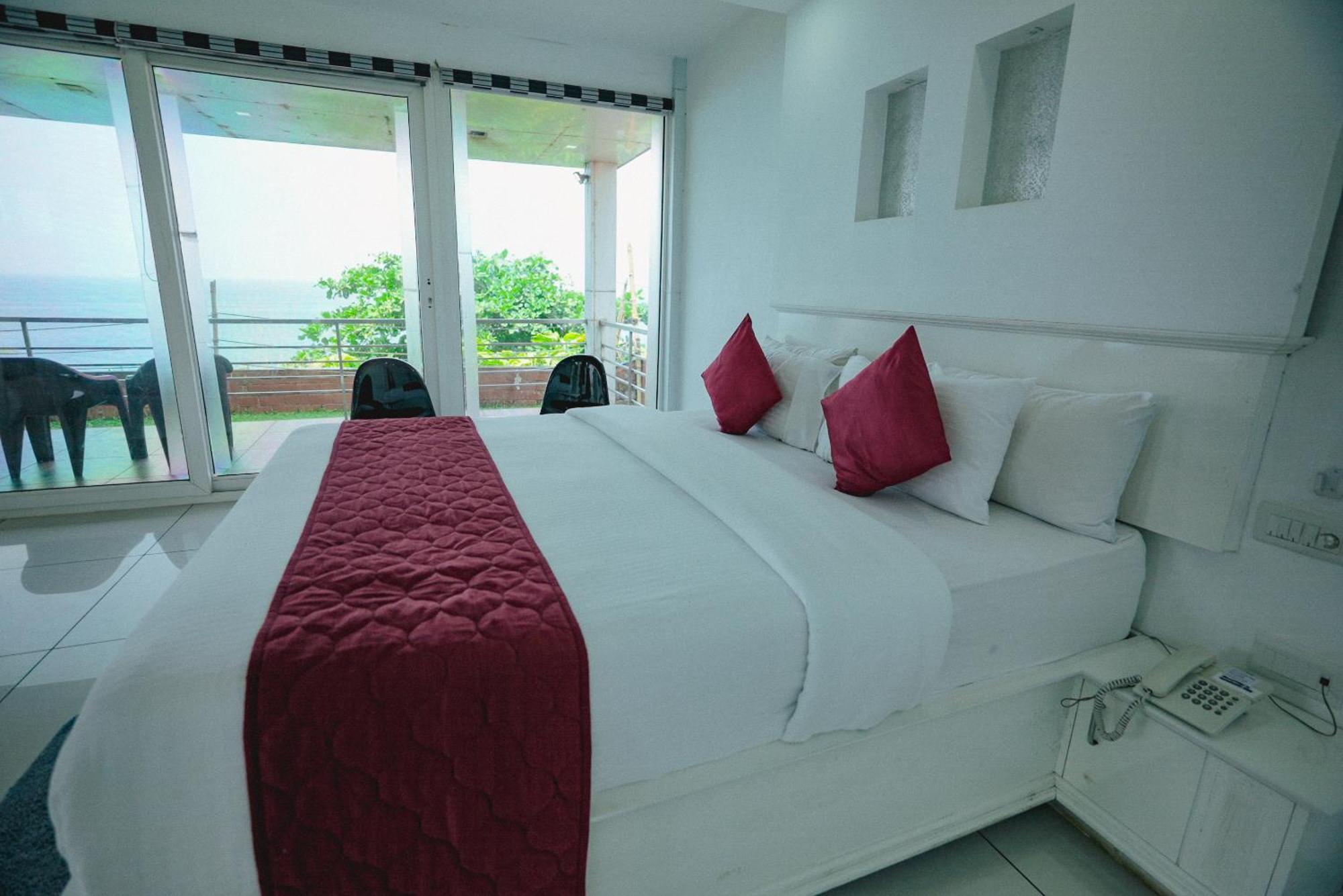Clafouti Beach Resort - A Seafacing Resort Varkala Buitenkant foto