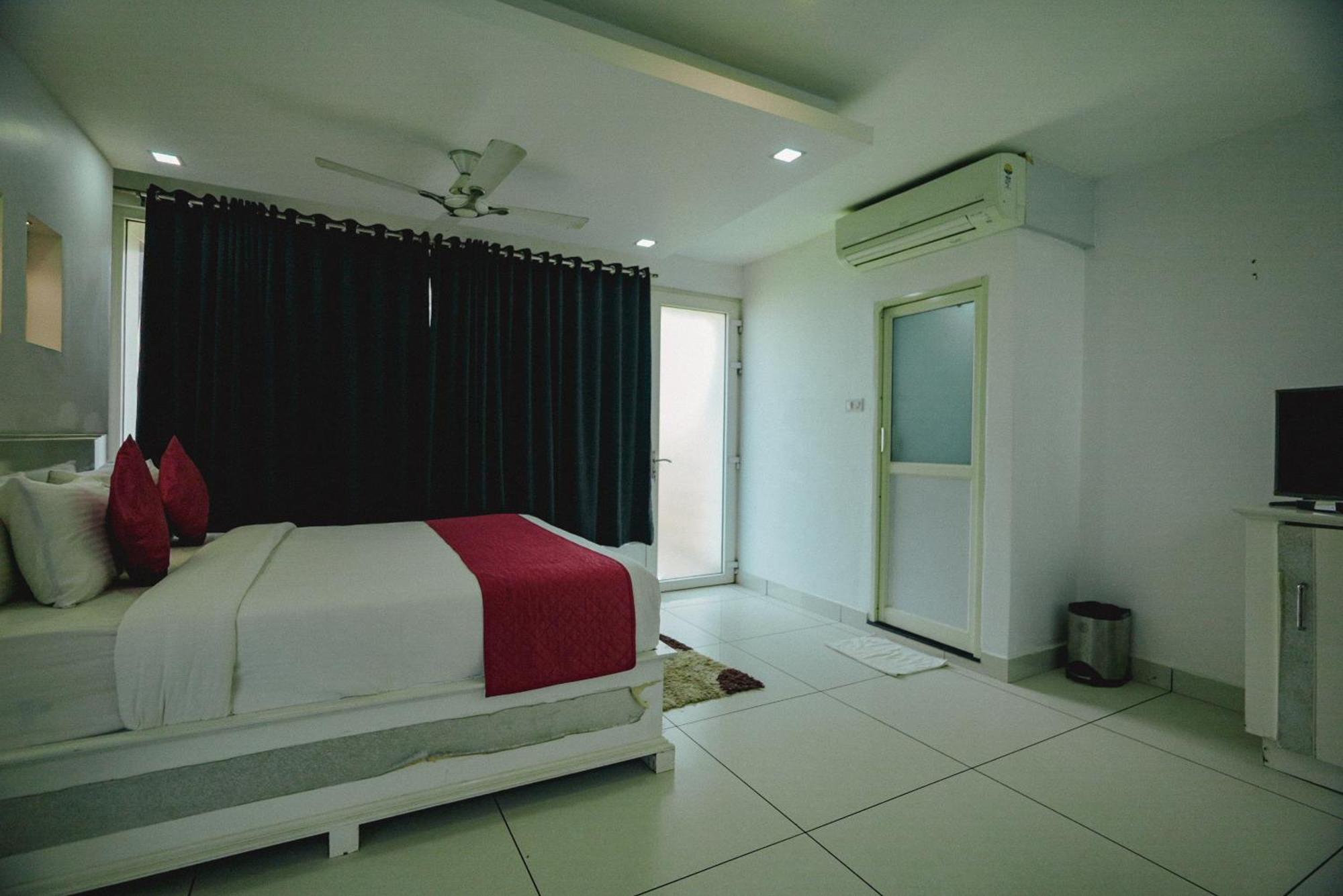 Clafouti Beach Resort - A Seafacing Resort Varkala Buitenkant foto