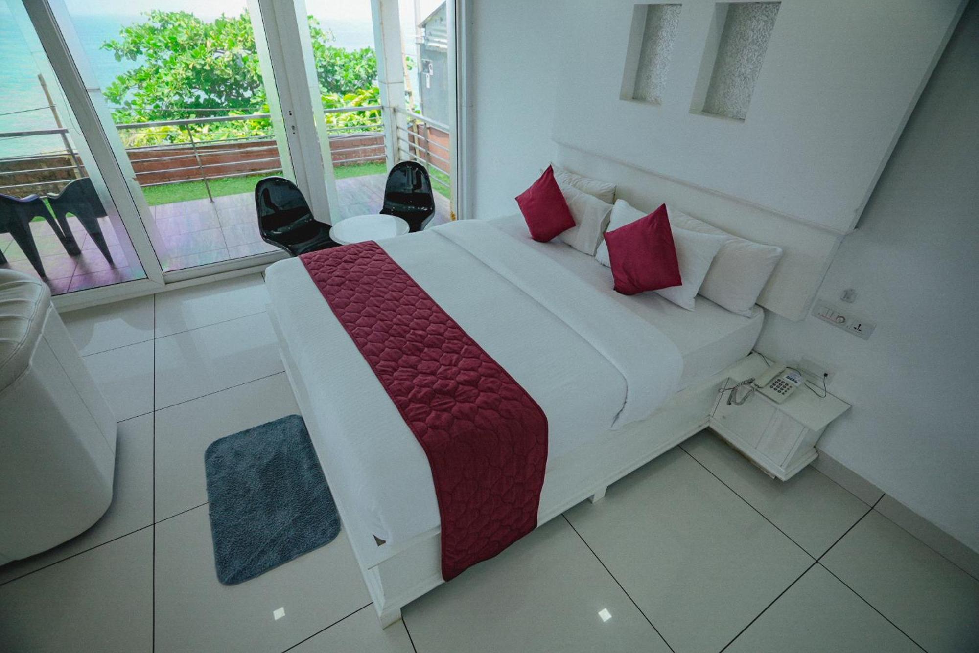 Clafouti Beach Resort - A Seafacing Resort Varkala Buitenkant foto